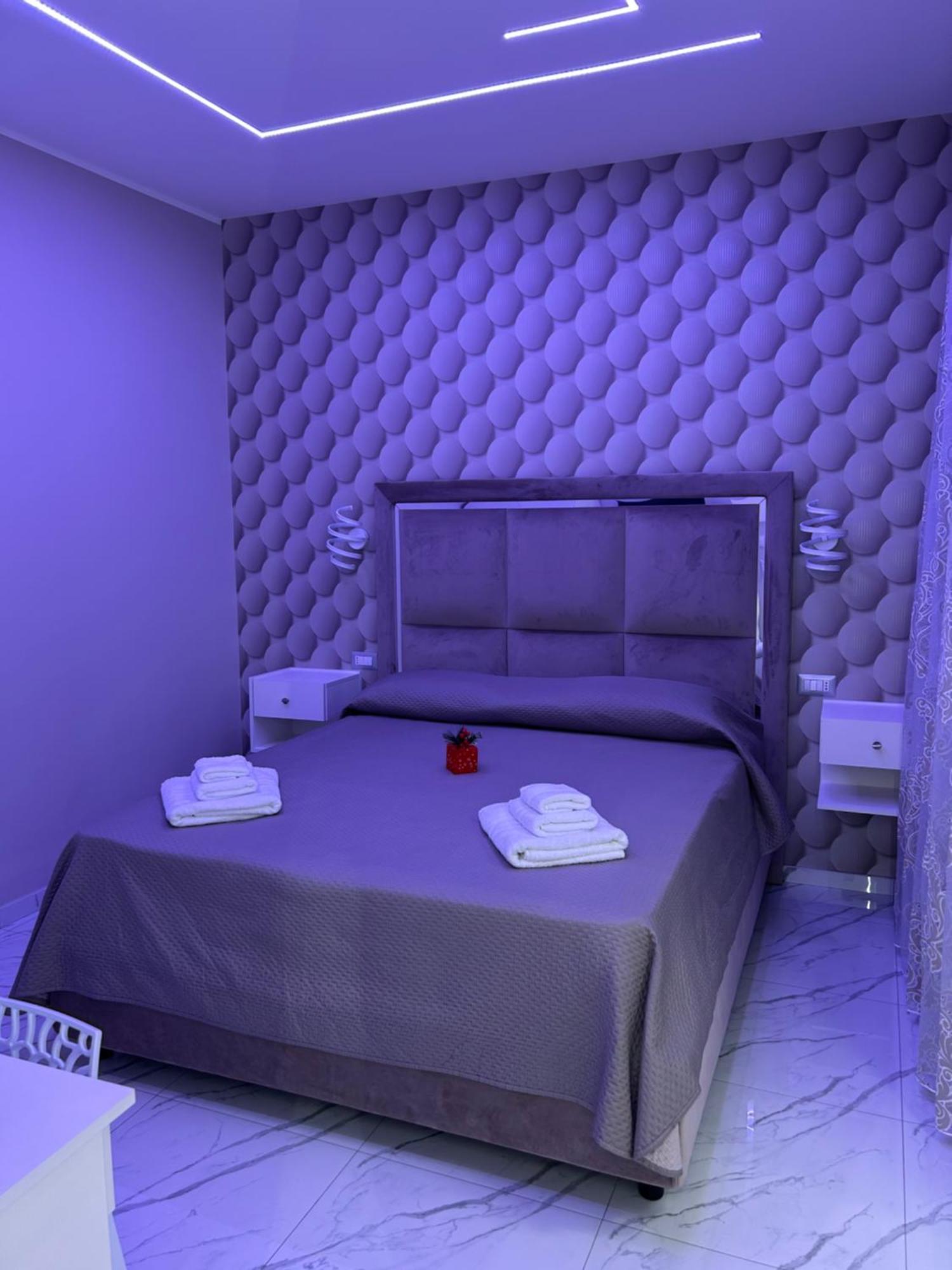 Bebsantaniellohouse1 Couette-café